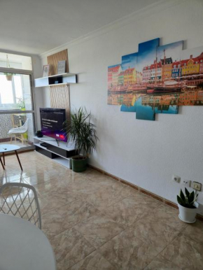 Sea View Apartment - 5 Min Walk to Gibraltar, La Linea De La Concepcion